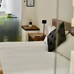 Alight Sauna & Penthouse 아파트 쇼키아